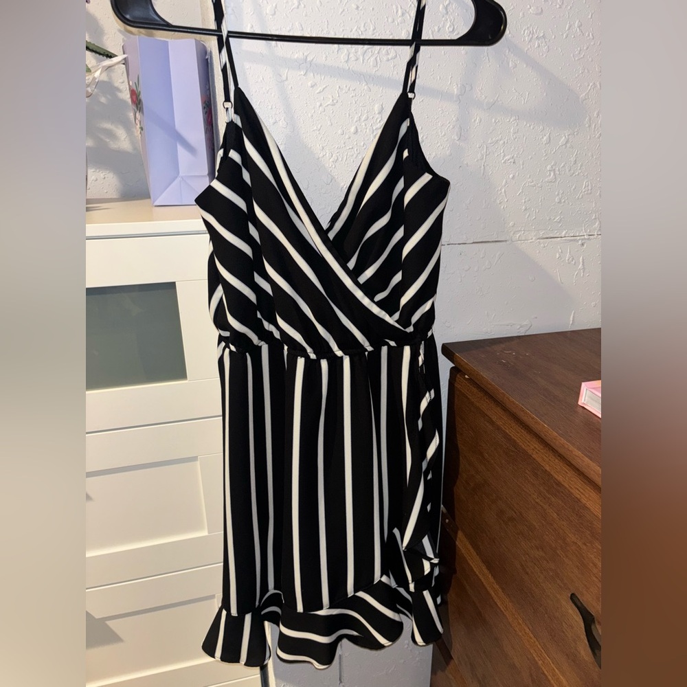 Crossover romper dress xs